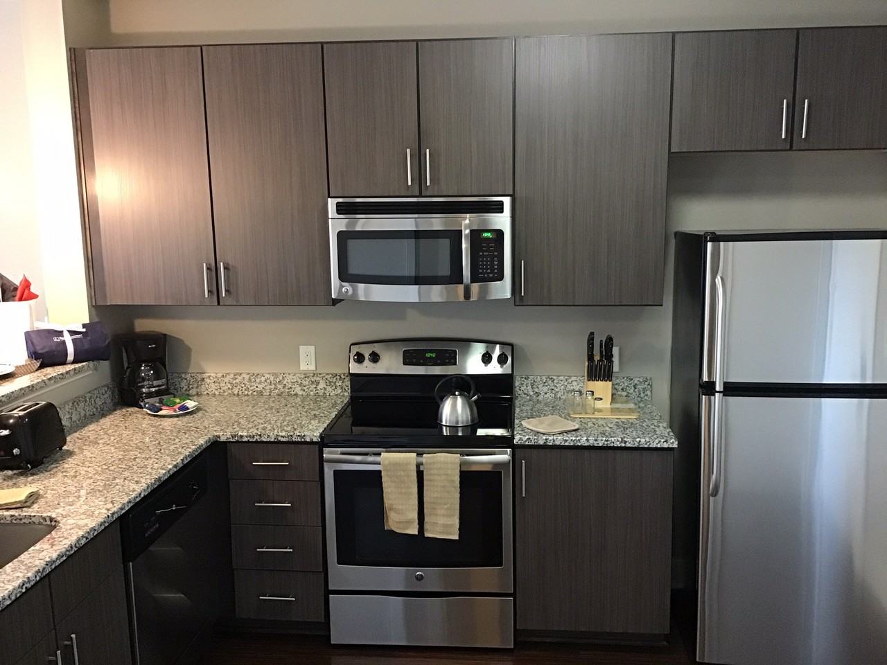 605 W Chapel Hill St - Photo 3 of 6