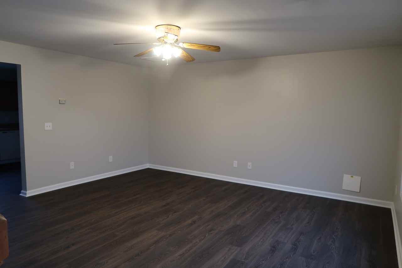 4127 Bentley Dr - Photo 2 of 14