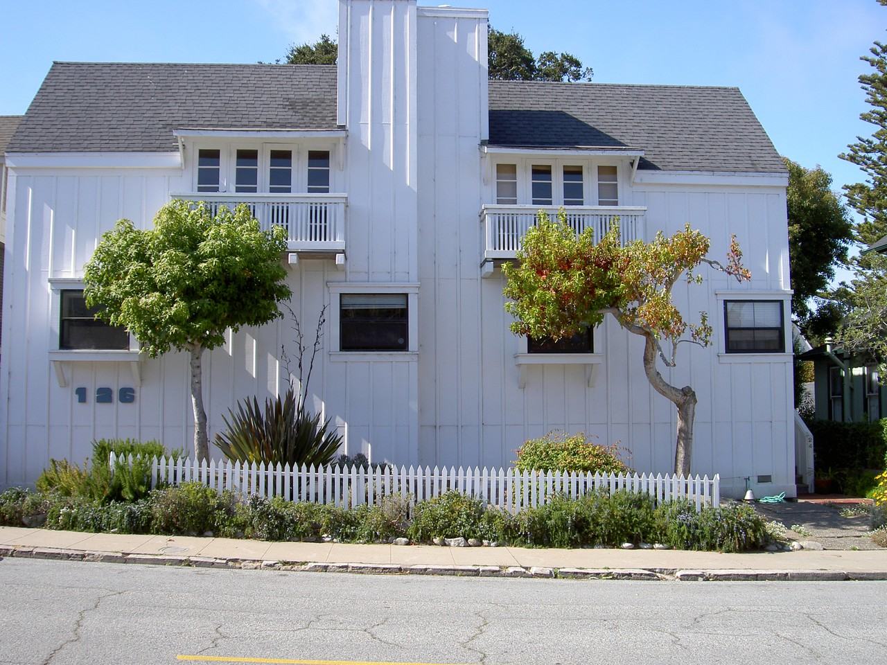 126 Forest Ave - Photo 2 of 10