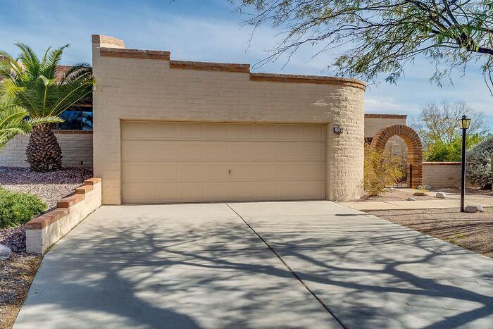 5290 North Fort Yuma Trail - Photo 2 of 44