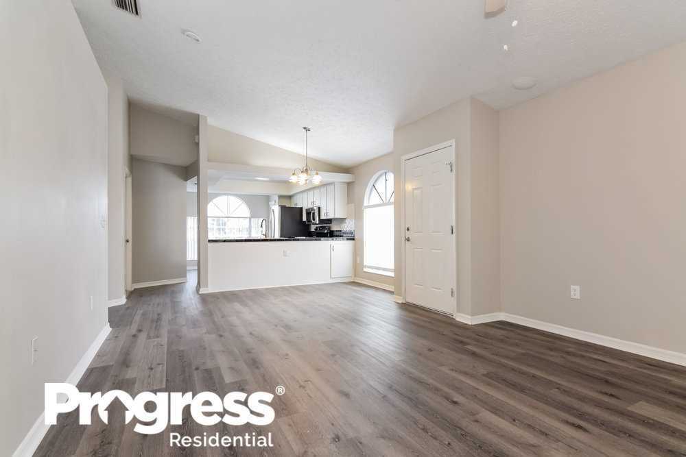 7927 Hathaway Dr - Photo 3 of 16