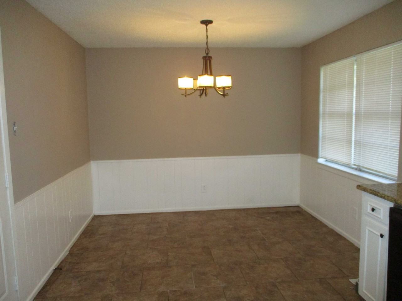 816 Michelle Dr. - Photo 3 of 10