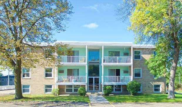 Roseville Terrace Apartments - Photo 4 of 5