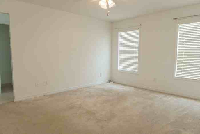 202 Windsor Way - Photo 3 of 23