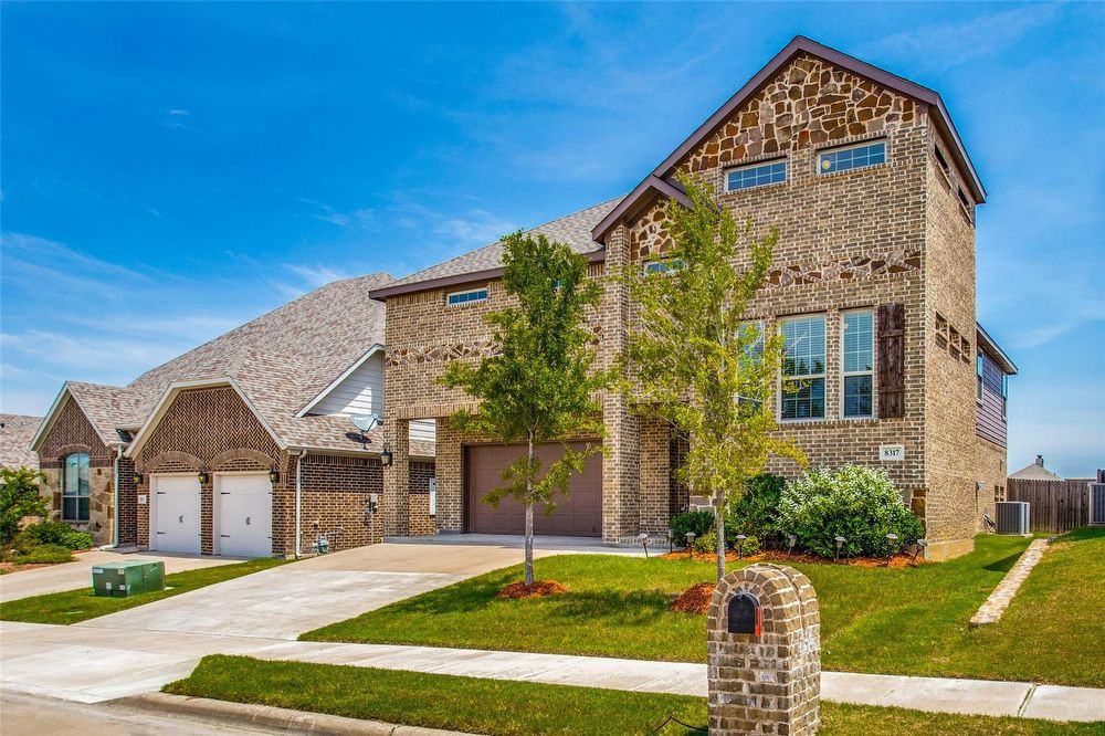 8317 Meadow Sweet Ln - Photo 2 of 33