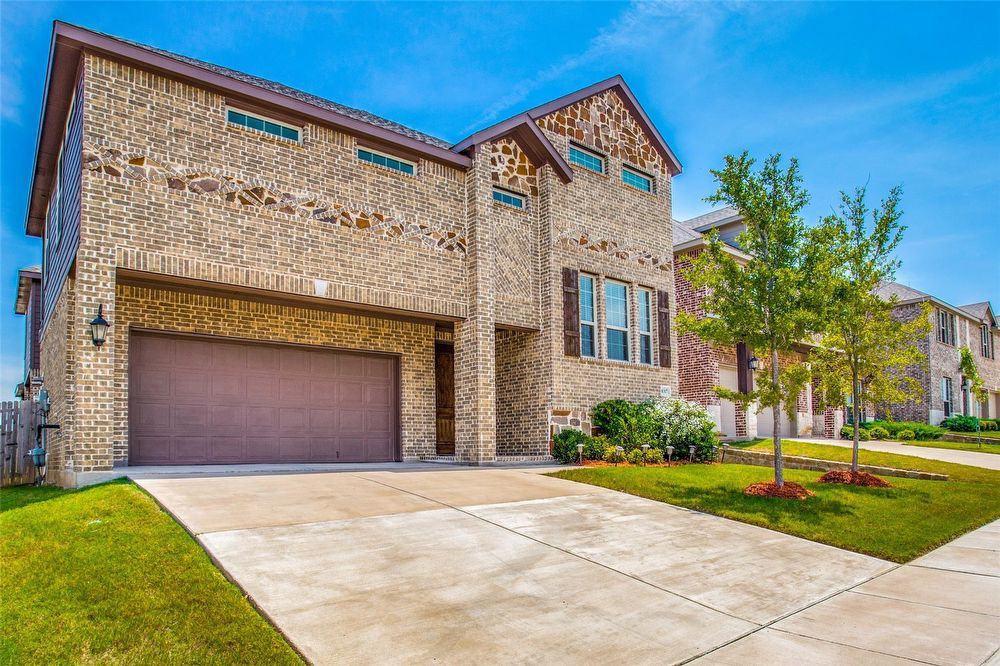 8317 Meadow Sweet Ln - Photo 3 of 33