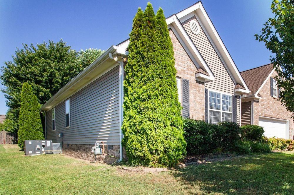 1028 Persimmon Drive - Photo 3 of 23