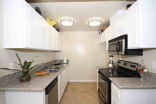 7860 Valley View - Photo 2 of 13