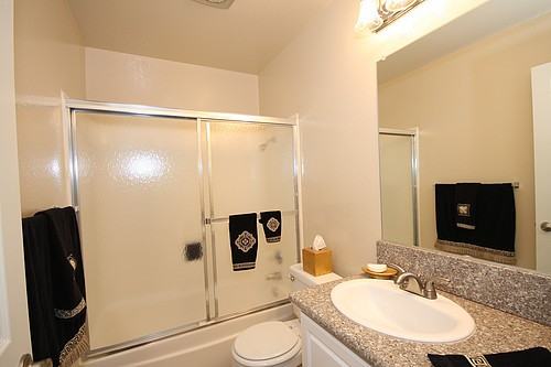 7860 Valley View - Photo 6 of 13