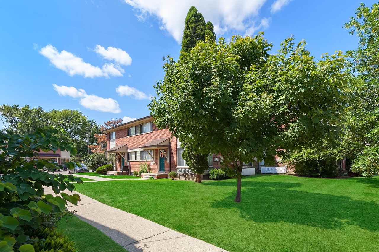 Waitlist Only - Arlington Townhomes & Apartments - Photo 4 of 100