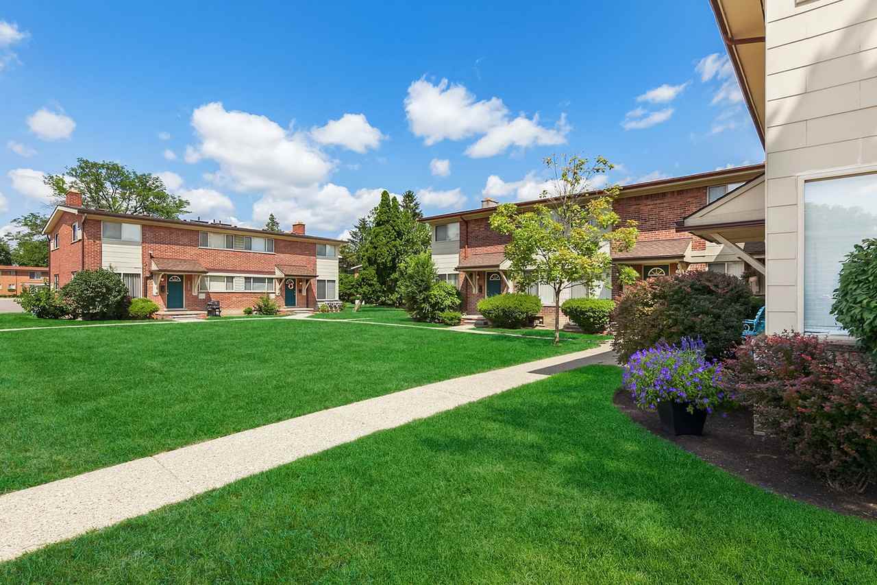 Waitlist Only - Arlington Townhomes & Apartments - Photo 6 of 100