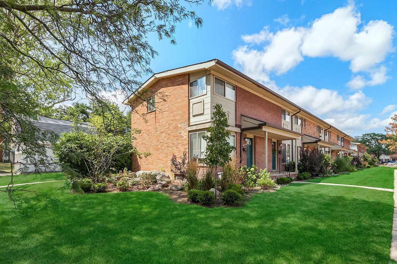 Waitlist Only - Arlington Townhomes & Apartments - Photo 7 of 100