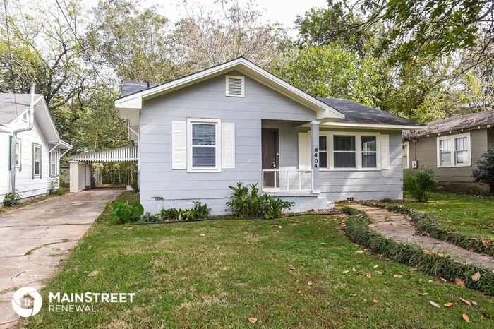 8404 Thomas Avenue - Photo 2 of 15