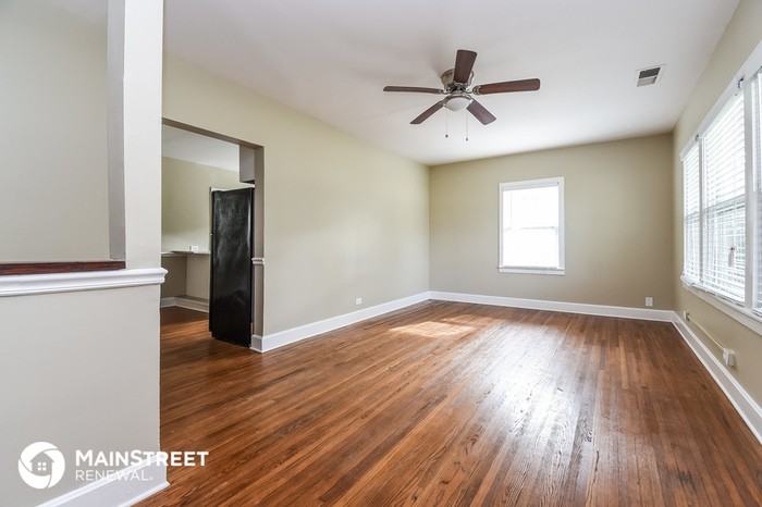 8404 Thomas Avenue - Photo 3 of 15
