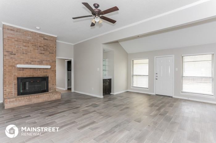 1016 Placid Drive - Photo 3 of 16