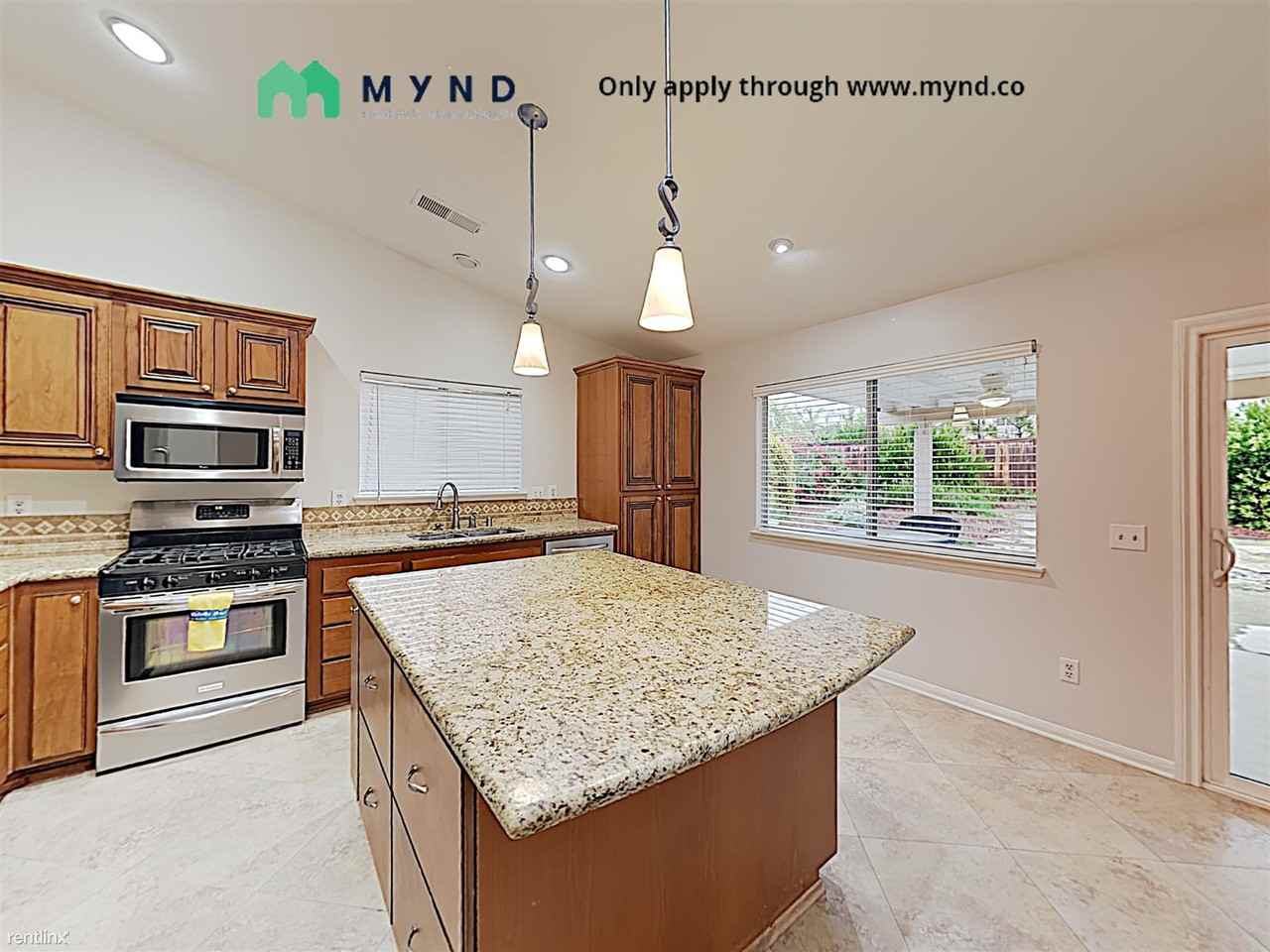 2521 Lynn Way - Photo 2 of 16