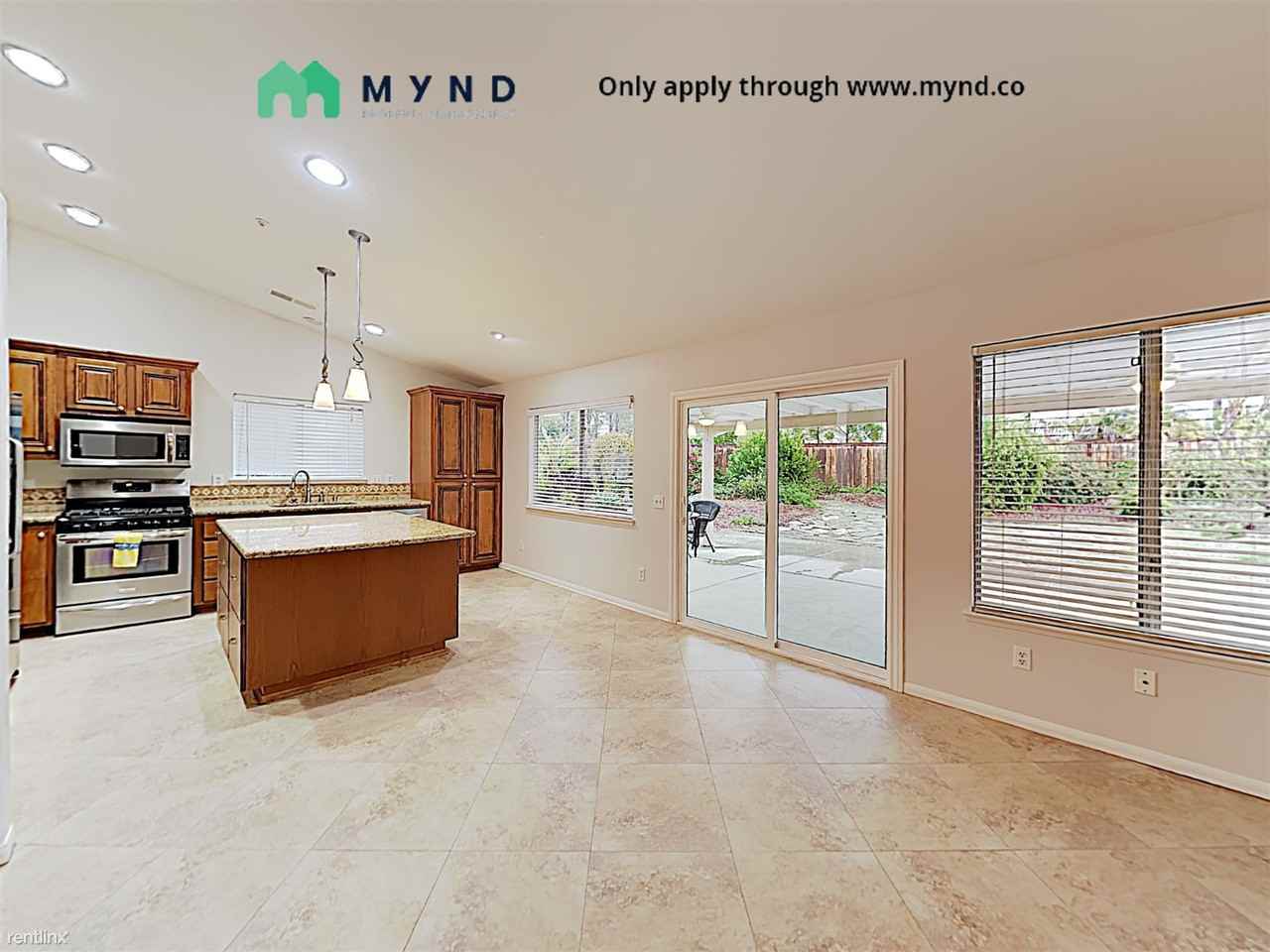 2521 Lynn Way - Photo 3 of 16