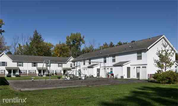 Pine Crossing Apartments - Photo 3 of 12