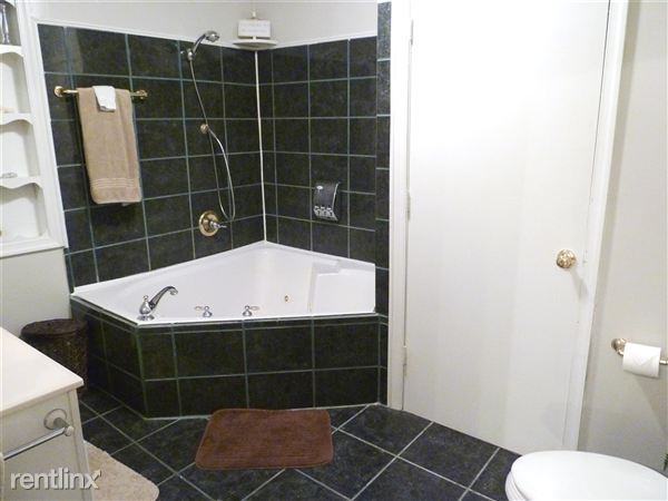 367 Riverview Dr - Photo 3 of 10