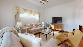 Elegant Los Feliz home with pool access - Photo 1 of 1