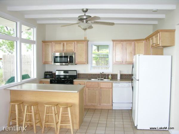 17373 N Shore Estates Rd - Photo 3 of 9