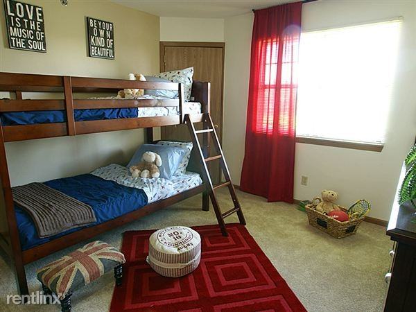 Woodlands of Brookfield - Photo 2 of 10