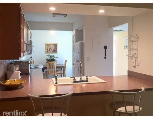 506 Royal Palm Way - Photo 2 of 4