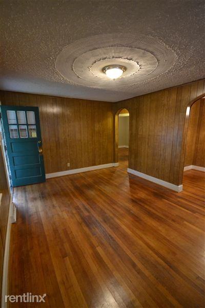 1615 N 24th St - Photo 3 of 11