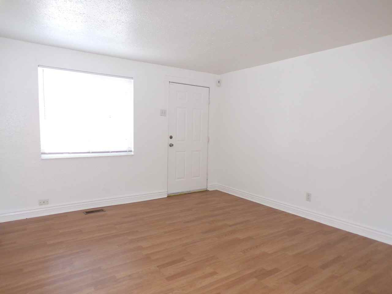 1129 Dallas Street - Photo 2 of 21