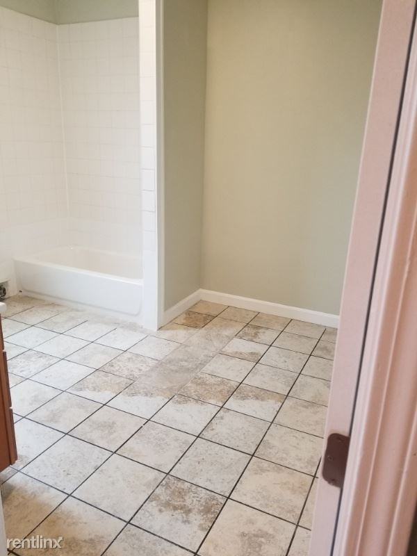 27 Somerset St 1 - Photo 2 of 7