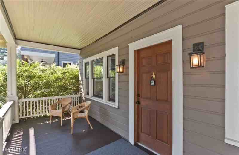21 Montview Dr - Photo 3 of 24