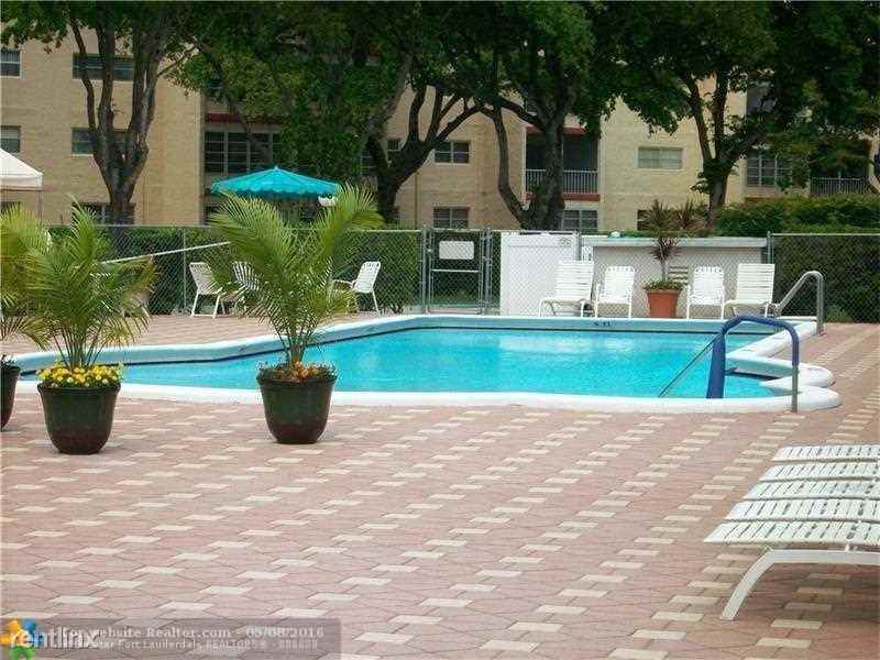 1025 Country Club Dr 205 - Photo 2 of 10