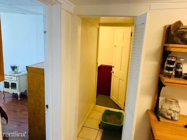 1108 Barrett St 2nd Floor - Photo 2 of 10