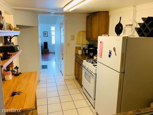 1108 Barrett St 2nd Floor - Photo 3 of 10