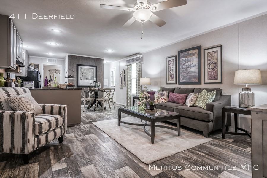 411 Deerfield - Photo 2 of 5