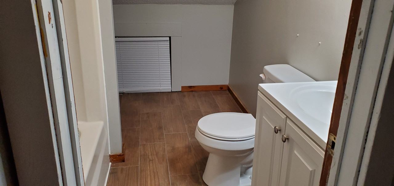 98 S Walnut St #98 - Photo 3 of 10