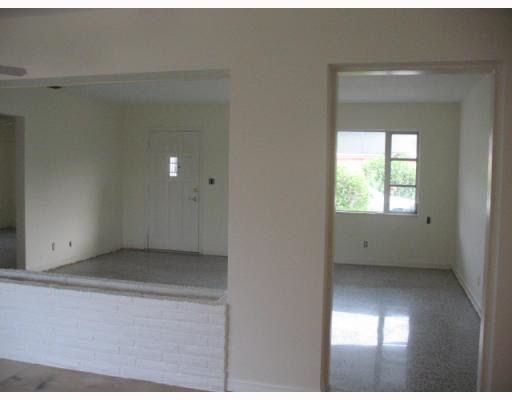 315 Tacoma Lane - Photo 3 of 4