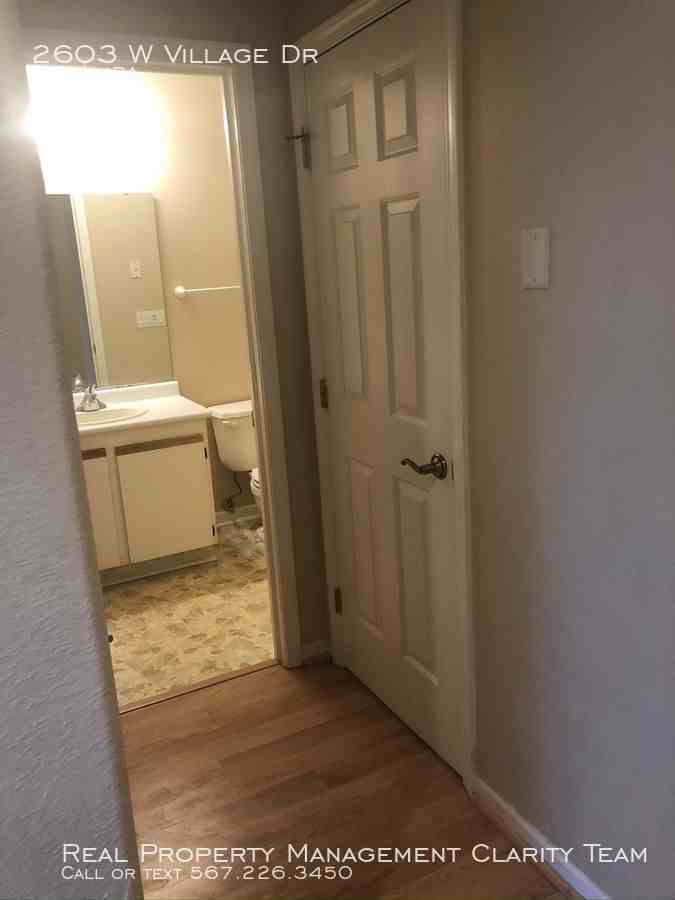 2603 W Village Dr - Photo 3 of 20