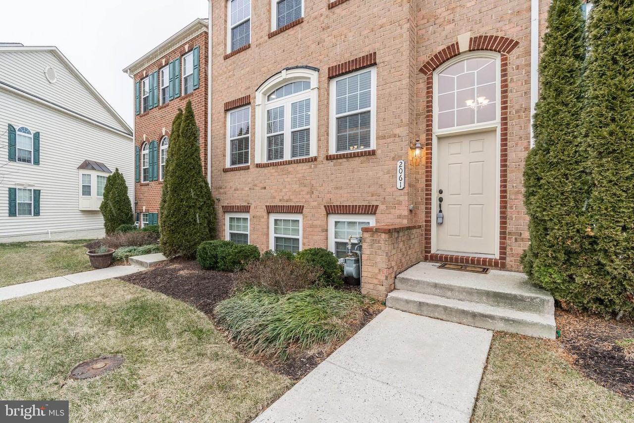 2061 Crescent Moon Court - Photo 3 of 50