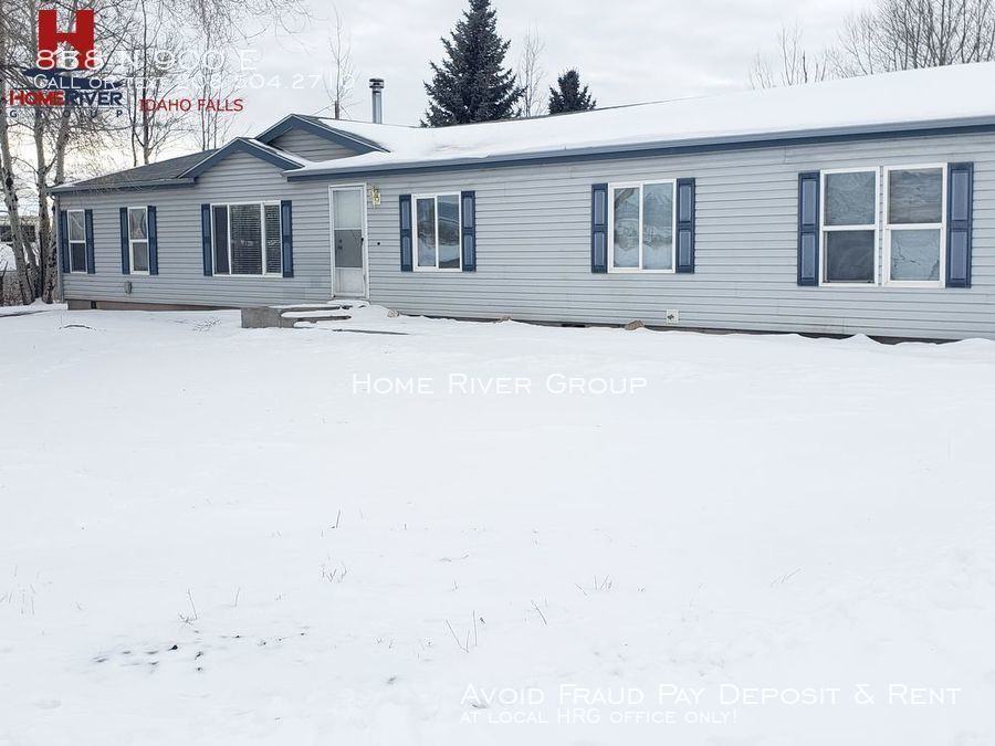 858 N 900 E - Photo 2 of 20