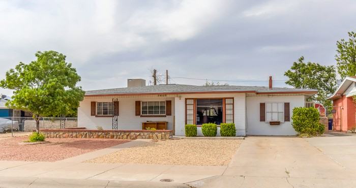 7605 Parkland Drive - Photo 3 of 24