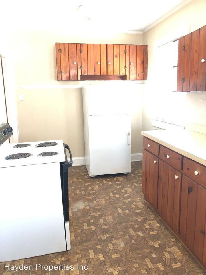 319 Hickory St - Photo 2 of 21