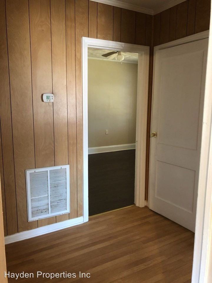 319 Hickory St - Photo 3 of 21