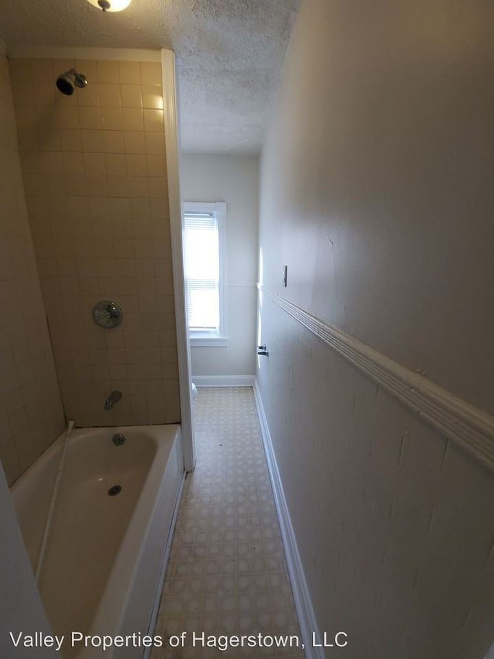 446 Mitchell Ave - Photo 3 of 15