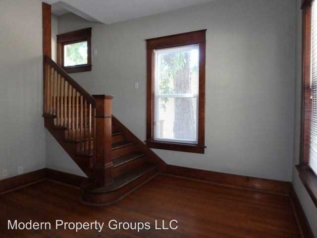 216 S 5th St - Photo 3 of 32