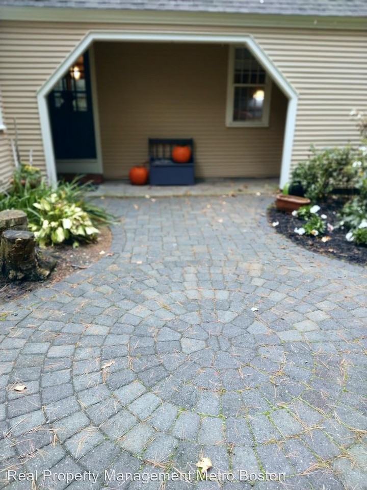 28 Witherell Dr - Photo 2 of 30
