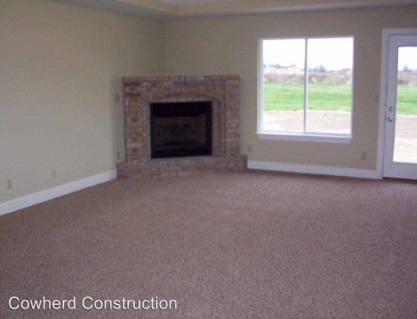 4513 W Somerset - Photo 3 of 8