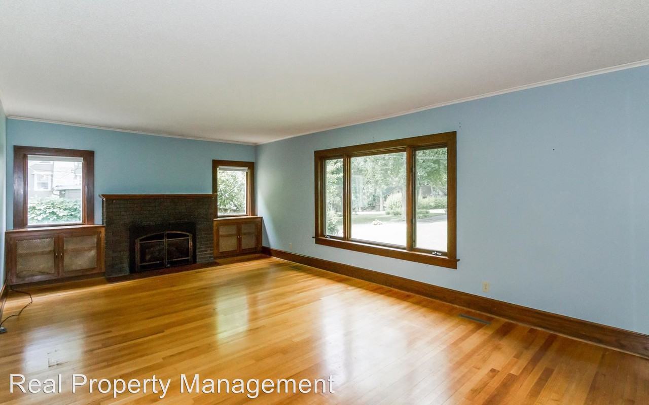 21 Sw 42nd Street - Photo 3 of 15