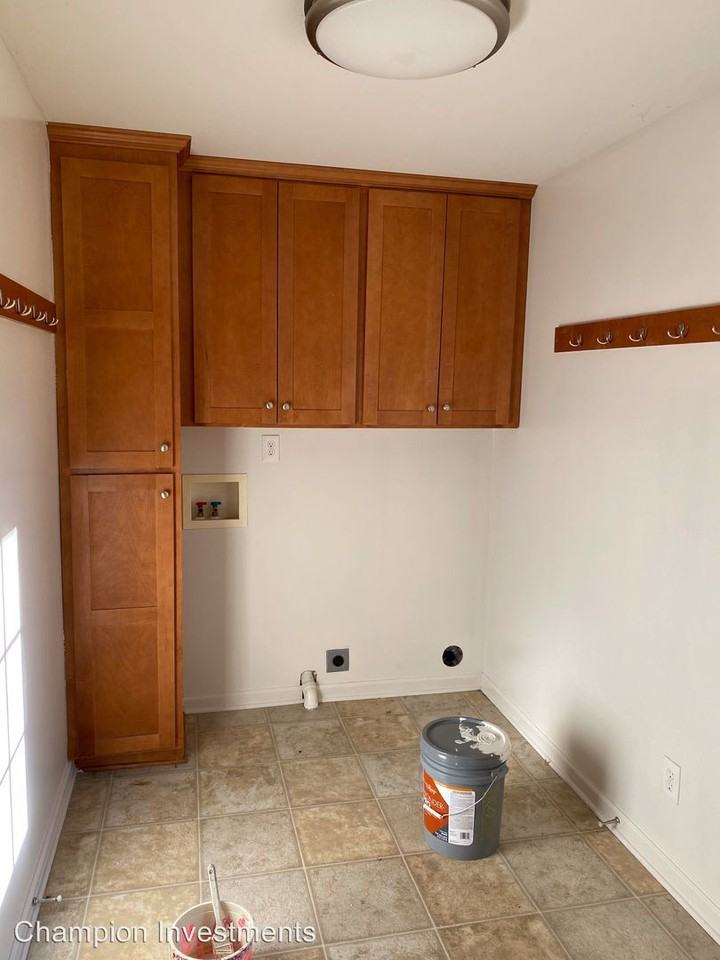 1209 Woodhill Drive - Photo 3 of 22