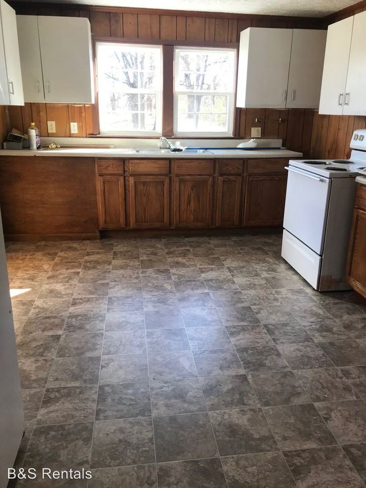 645 Ferry Rd - Photo 3 of 8